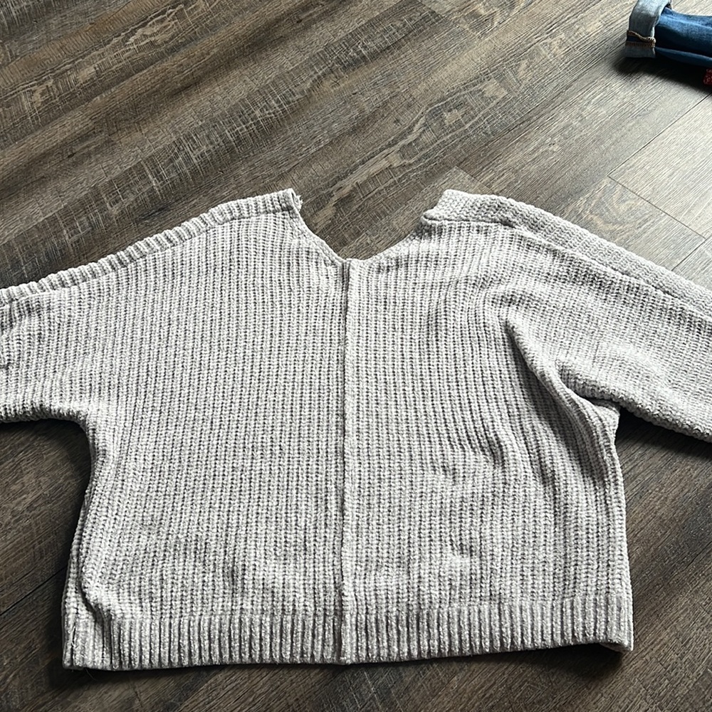 Grey sweater - Picture 2 of 2